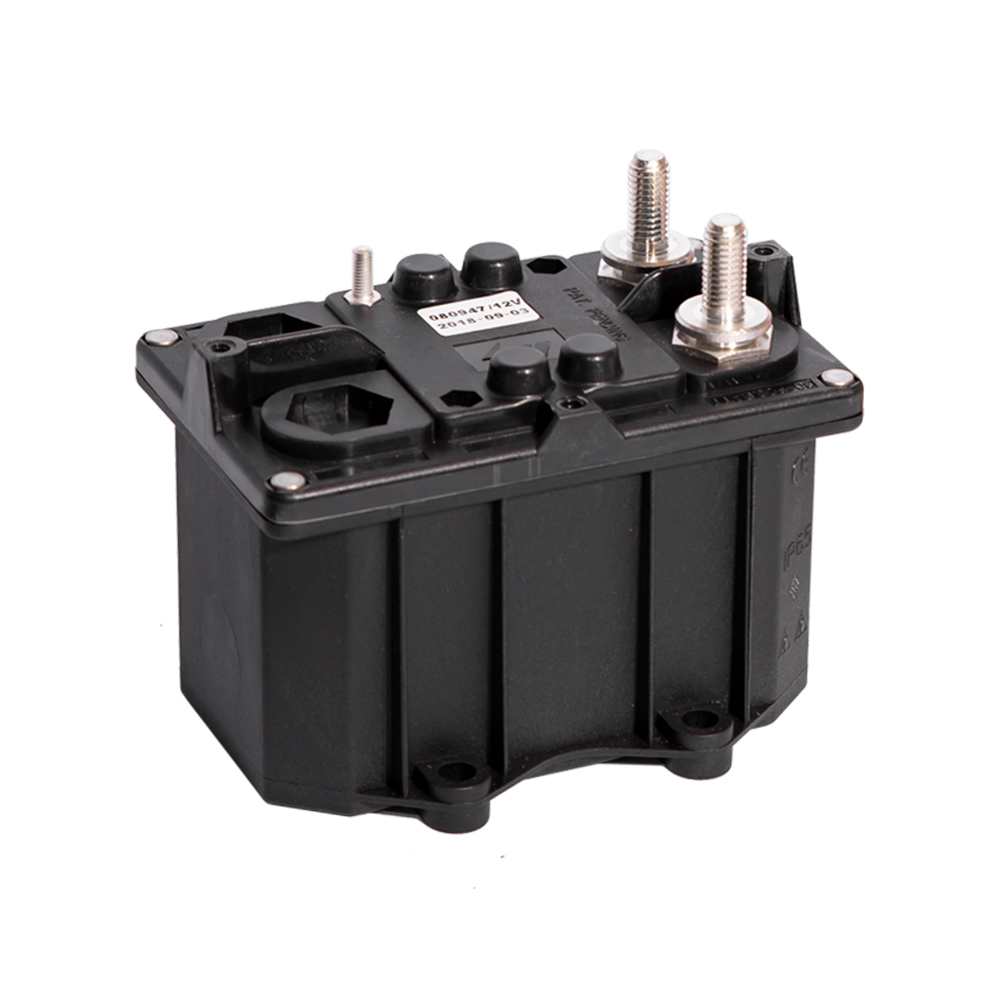 FR1051Automatic Battery Disconnect Switch: Grounded Solenoid with Battery Terminal Covers